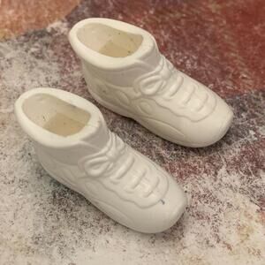 Barbie Doll 2000 Sydney Olympic Fan Sneaker High Top Lace Tennis Shoes White